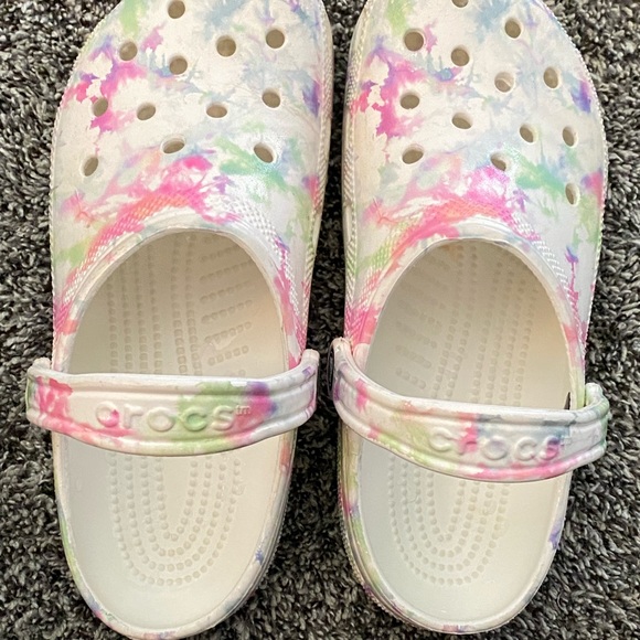 Bleach dye crocs - Picture 2 of 5